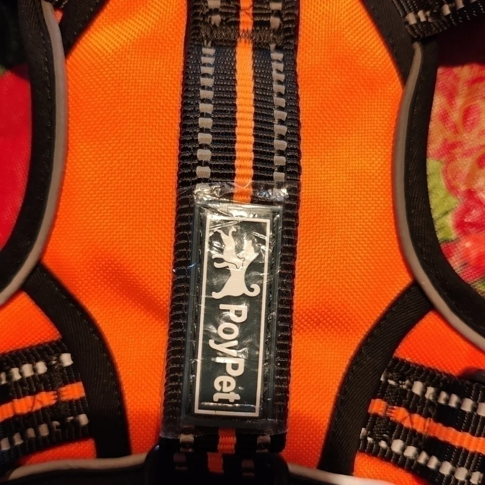 PoyPet No Pull Dog Harness, No choke front clip - Size Medium - NWOT/never used